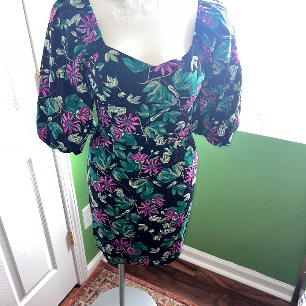 Puff sleeved floral mini dress - Size 16